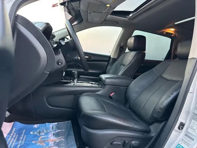Подержанный Nissan Pathfinder IV, 3.5 л, 2014 в Шардже от Al Sayed Ezzat Khamis Серебристый цвет. Other | AUTO.AE