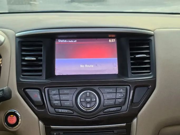 Подержанный Nissan Pathfinder III Рестайлинг, 4.0 л, 2014 в Шардже от Al Sayed Ezzat Khamis Белый цвет. Other | AUTO.AE