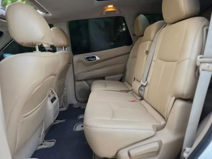 Подержанный Nissan Pathfinder III Рестайлинг, 4.0 л, 2014 в Шардже от Al Sayed Ezzat Khamis Белый цвет. Other | AUTO.AE