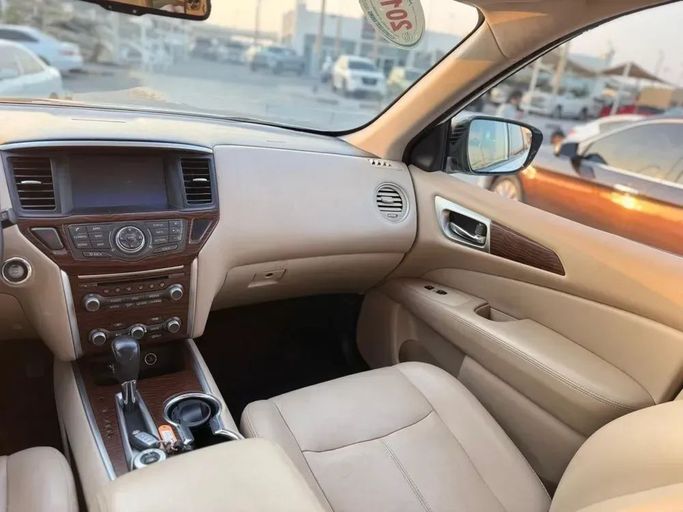 Подержанный Nissan Pathfinder IV Рестайлинг, 3.5 л, 2018 в Шардже от Al Sayed Ezzat Khamis Белый цвет. Other | AUTO.AE