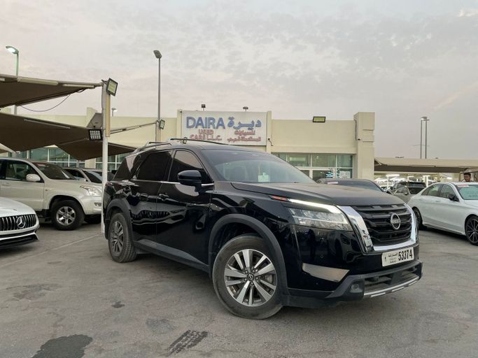 Подержанный Nissan Pathfinder V, 3.5 л, 2022 в Шардже от Daira Used Cars Черный цвет. Американская | AUTO.AE
