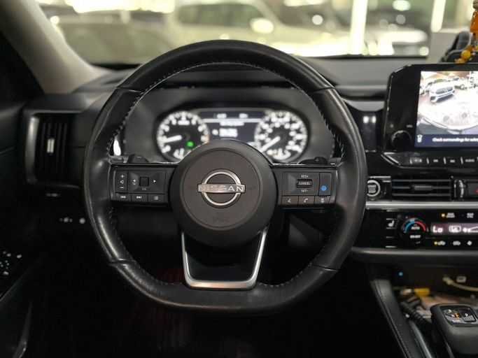 Подержанный Nissan Pathfinder V, 3.5 л, 2022 в Шардже от Daira Used Cars Черный цвет. Американская | AUTO.AE