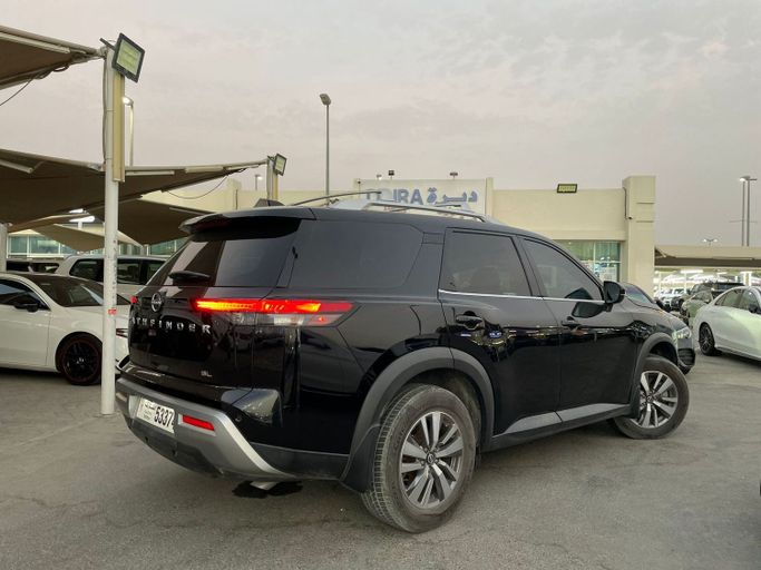 Подержанный Nissan Pathfinder V, 3.5 л, 2022 в Шардже от Daira Used Cars Черный цвет. Американская | AUTO.AE