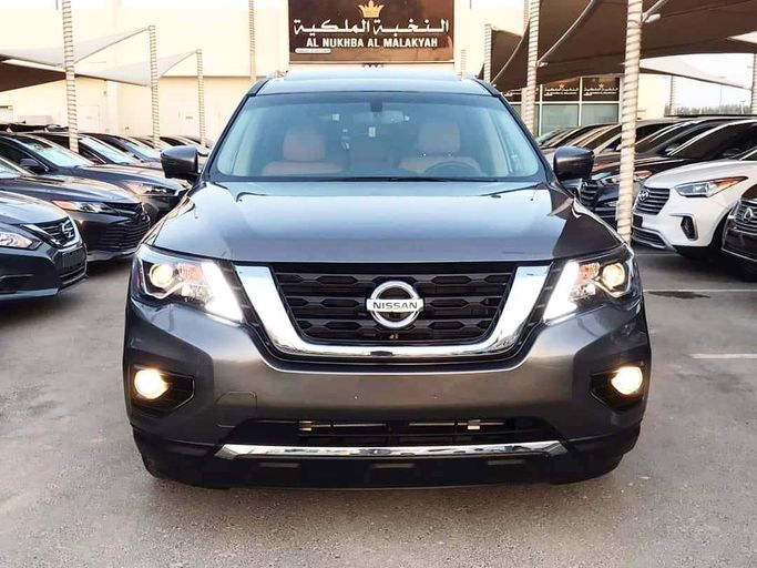 Used Nissan Pathfinder IV Facelift, 3.5 l, 2020 in Sharjah by Al Nukhba Al Malakyah Used Cars, Grey color. American Specs | AUTO.AE