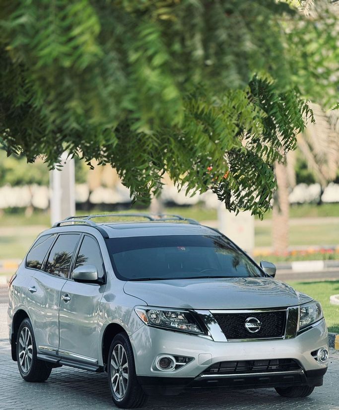 Used Nissan Pathfinder IV, 3.5 l, 2015 in Sharjah by Hatta Used Cars, Silver color.  | AUTO.AE