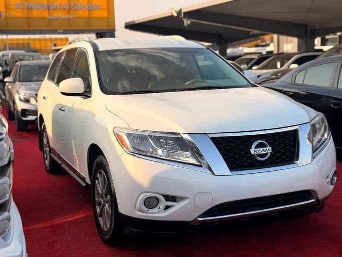 Used Nissan Pathfinder IV, 3.5 l, 2014 in Sharjah by Al majarah al sabaah used cars, White color. American Specs | AUTO.AE