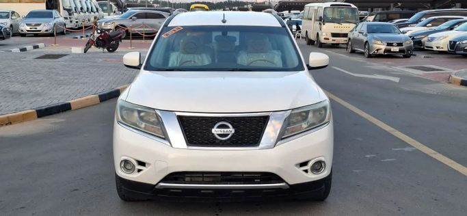 Подержанный Nissan Pathfinder III Рестайлинг, 2.5 л, 2013 в Шардже от Zone Used Cars Белый цвет. GCC | AUTO.AE