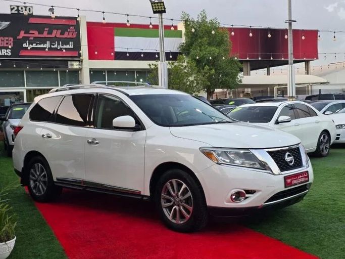 Used Nissan Pathfinder IV, 3.5 l, 2015 in Sharjah by Challenger Used Cars, White color. American Specs | AUTO.AE