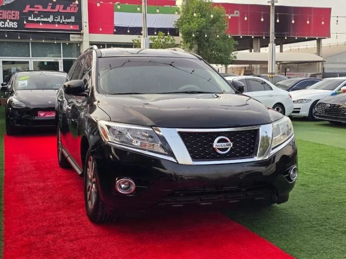 Подержанный Nissan Pathfinder IV, 3.5 л, 2014 в Шардже от Challenger Used Cars Черный цвет. Американская | AUTO.AE