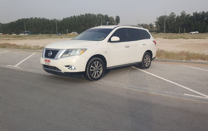 Подержанный Nissan Pathfinder IV, 3.5 л, 2013 в Шардже от Ishtar Used Cars Белый цвет. GCC | AUTO.AE | Объявление #249786