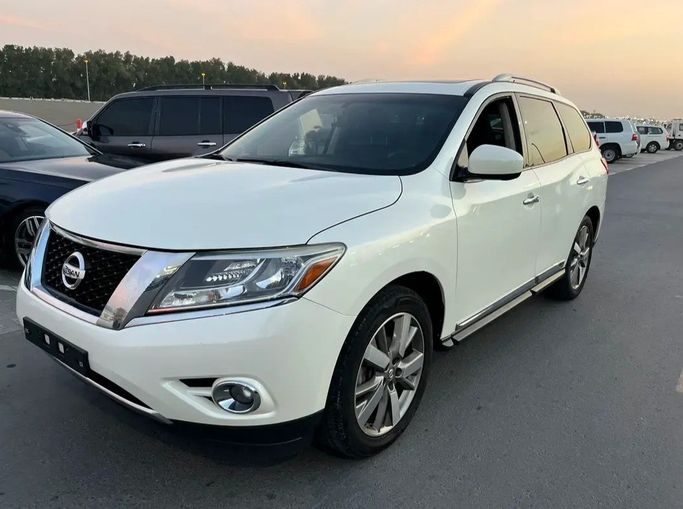 Подержанный Nissan Pathfinder IV, 3.5 л, 2015 в Шардже от Korean City Used Cars Trading LLC Белый цвет. Корейская | AUTO.AE | Объявление #273507