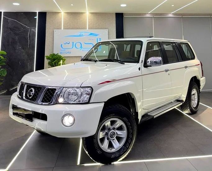 Used Nissan Patrol V (Y61) Facelift, 4.8 l, 2023 in Sharjah by Ayoon Alhoot Motors, White color. GCC Specs | AUTO.AE