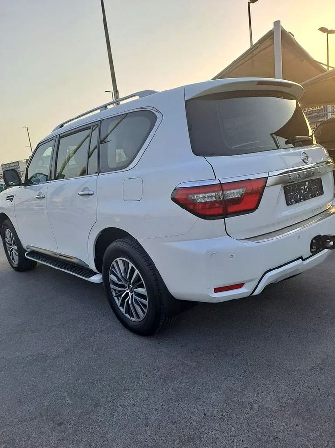 Новый Nissan Patrol VI (Y62) Рестайлинг 2, 4.0 л, 2020 в Шардже от Imad Younis Almani used Cars Белый цвет. GCC | AUTO.AE