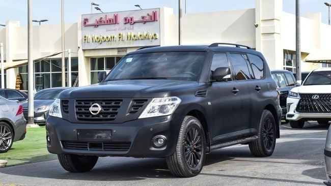 Подержанный Nissan Patrol VI (Y62) Рестайлинг, 5.6 л, 2017 в Шардже от Alnujoom Al Malakiah Used Cars Черный цвет. GCC | AUTO.AE