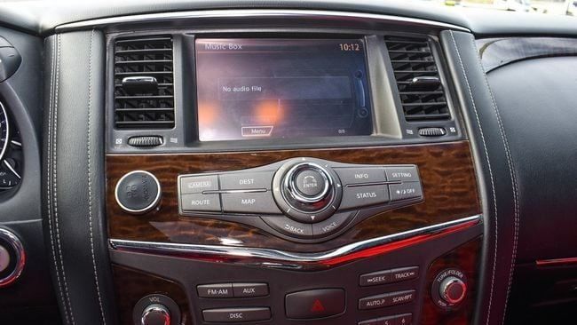 Подержанный Nissan Patrol VI (Y62) Рестайлинг, 5.6 л, 2017 в Шардже от Alnujoom Al Malakiah Used Cars Черный цвет. GCC | AUTO.AE