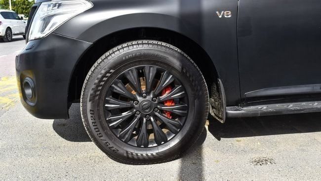 Подержанный Nissan Patrol VI (Y62) Рестайлинг, 5.6 л, 2017 в Шардже от Alnujoom Al Malakiah Used Cars Черный цвет. GCC | AUTO.AE