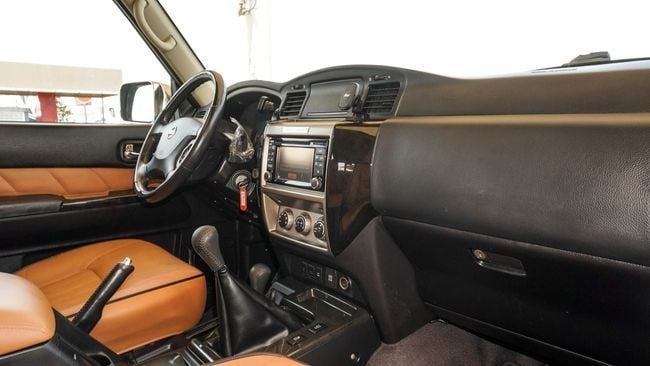 Подержанный Nissan Patrol V (Y61) Рестайлинг, 4.8 л, 2019 в Шардже от Abo Saif Золотистый цвет. GCC | AUTO.AE