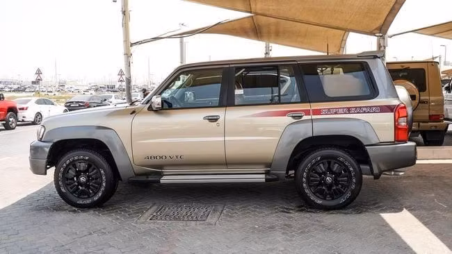 Подержанный Nissan Patrol V (Y61) Рестайлинг, 4.8 л, 2019 в Шардже от Abo Saif Золотистый цвет. GCC | AUTO.AE