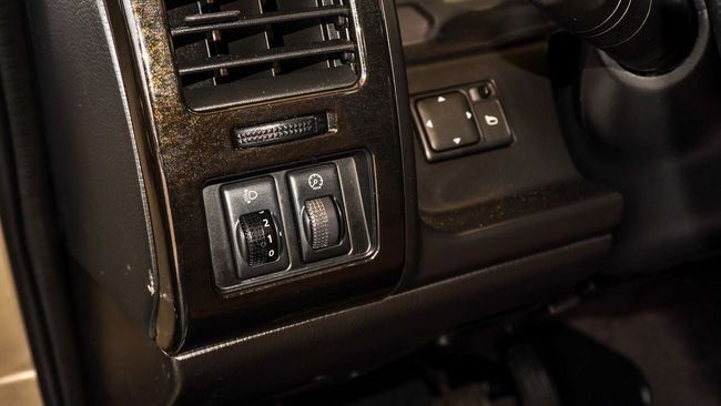 Подержанный Nissan Patrol V (Y61) Рестайлинг, 4.8 л, 2019 в Шардже от Abo Saif Золотистый цвет. GCC | AUTO.AE