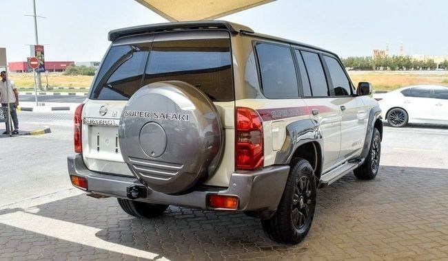 Подержанный Nissan Patrol V (Y61) Рестайлинг, 4.8 л, 2019 в Шардже от Abo Saif Белый цвет. GCC | AUTO.AE