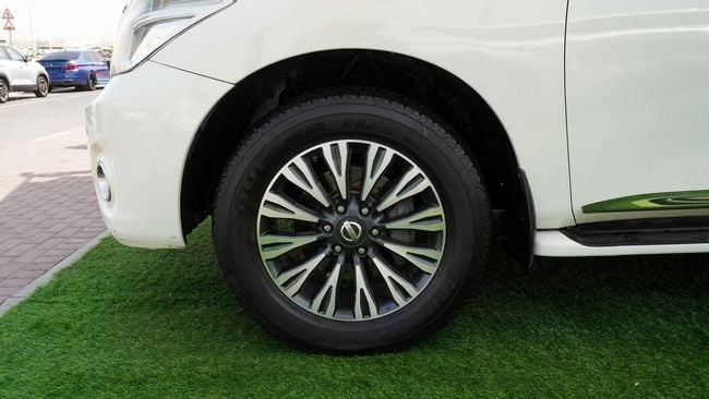 Подержанный Nissan Patrol VI (Y62) Рестайлинг, 5.6 л, 2016 в Шардже от Abo Saif Белый цвет. GCC | AUTO.AE