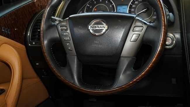 Подержанный Nissan Patrol VI (Y62) Рестайлинг, 5.6 л, 2016 в Шардже от Abo Saif Белый цвет. GCC | AUTO.AE