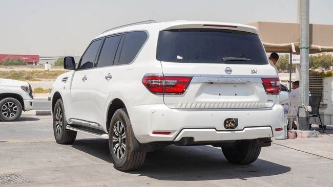 Подержанный Nissan Patrol VI (Y62) Рестайлинг 2, 5.6 л, 2020 в Шардже от Alnujoom Al Malakiah Used Cars Белый цвет. GCC | AUTO.AE