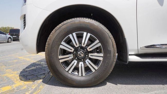 Подержанный Nissan Patrol VI (Y62) Рестайлинг 2, 5.6 л, 2020 в Шардже от Alnujoom Al Malakiah Used Cars Белый цвет. GCC | AUTO.AE