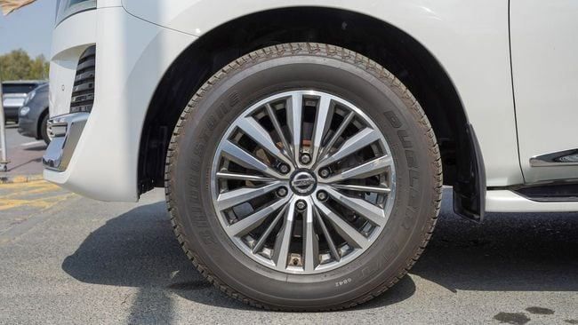 Used Nissan Patrol VI (Y62) Facelift 2, 5.6 l, 2020 in Sharjah by Alnujoom Al Malakiah Used Cars, White color. GCC Specs | AUTO.AE