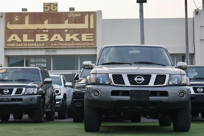Подержанный Nissan Patrol V (Y61) Рестайлинг, 4.8 л, 2021 в Шардже от Al Bake Used Cars Золотистый цвет. GCC | AUTO.AE