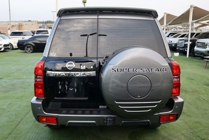 Used Nissan Patrol V (Y61) Facelift, 4.8 l, 2024 in Sharjah by Al Bake Used Cars, Black color.  | AUTO.AE