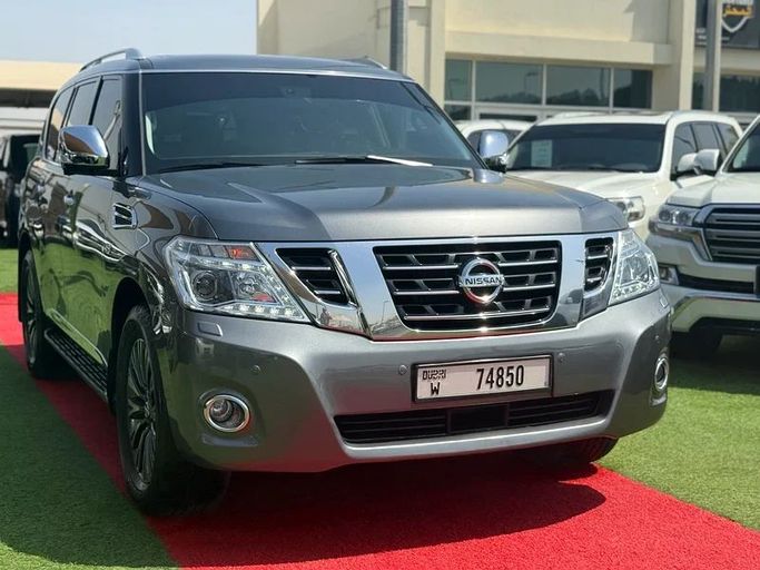 Used Nissan Patrol V (Y61) Facelift, 4.8 l, 2016 in Sharjah by Al Muhtaref Used Cars, Grey color. GCC Specs | AUTO.AE
