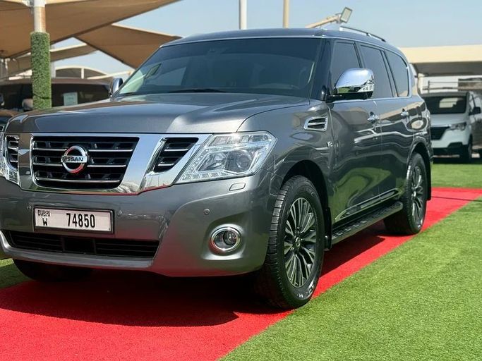 Used Nissan Patrol V (Y61) Facelift, 4.8 l, 2016 in Sharjah by Al Muhtaref Used Cars, Grey color. GCC Specs | AUTO.AE