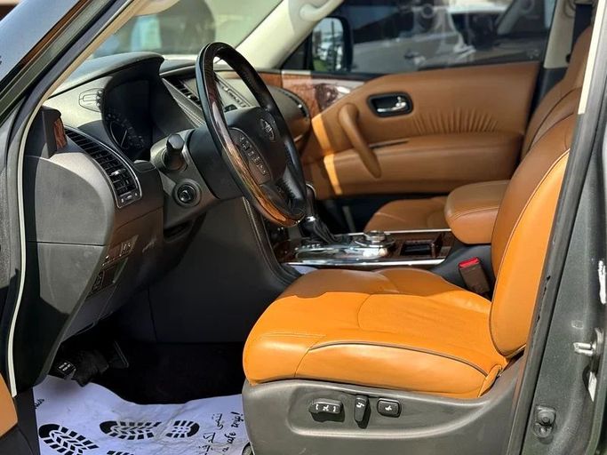 Used Nissan Patrol V (Y61) Facelift, 4.8 l, 2016 in Sharjah by Al Muhtaref Used Cars, Grey color. GCC Specs | AUTO.AE