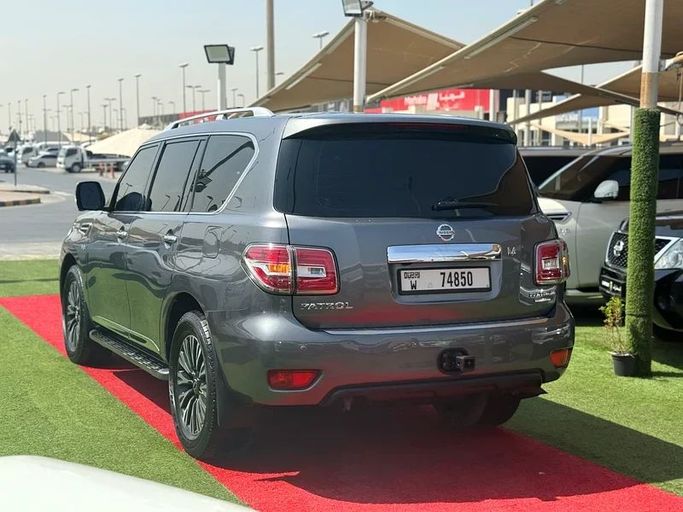Used Nissan Patrol V (Y61) Facelift, 4.8 l, 2016 in Sharjah by Al Muhtaref Used Cars, Grey color. GCC Specs | AUTO.AE