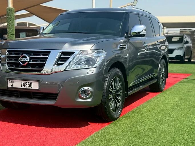Used Nissan Patrol V (Y61) Facelift, 4.8 l, 2016 in Sharjah by Al Muhtaref Used Cars, Grey color. GCC Specs | AUTO.AE