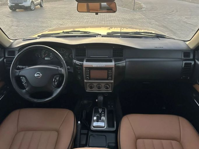 Подержанный Nissan Patrol V (Y61) Рестайлинг, 4.8 л, 2019 в Шардже от Al Aayan Used Cars Золотистый цвет. GCC | AUTO.AE