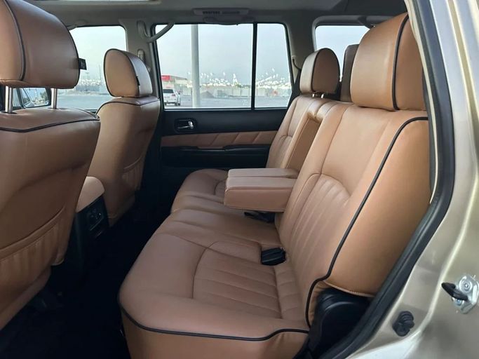 Подержанный Nissan Patrol V (Y61) Рестайлинг, 4.8 л, 2019 в Шардже от Al Aayan Used Cars Золотистый цвет. GCC | AUTO.AE