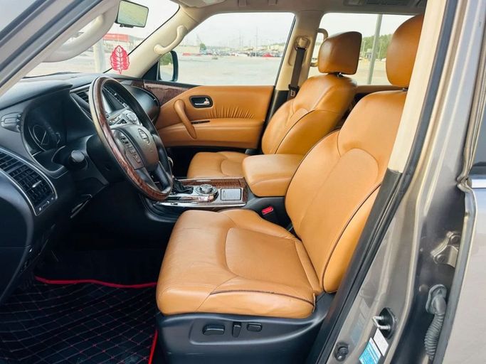 Подержанный Nissan Patrol VI (Y62) Рестайлинг 2, 5.6 л, 2019 в Шардже от Al Aayan Used Cars Коричневый цвет. GCC | AUTO.AE