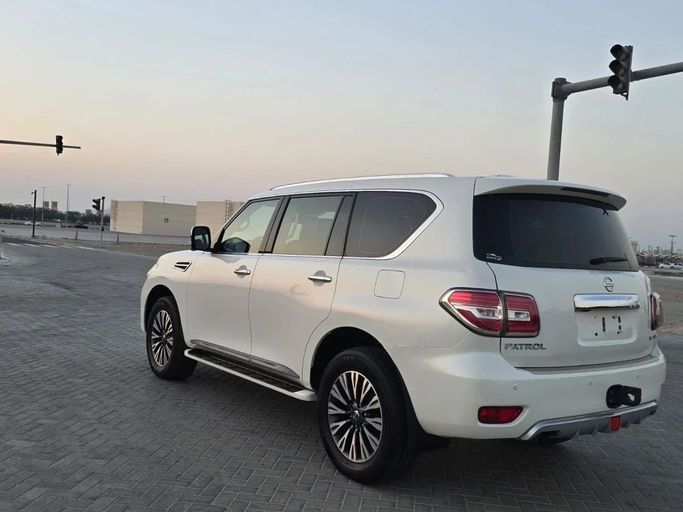 Подержанный Nissan Patrol VI (Y62) Рестайлинг, 4.0 л, 2018 в Шардже от Al Aayan Used Cars Белый цвет. GCC | AUTO.AE