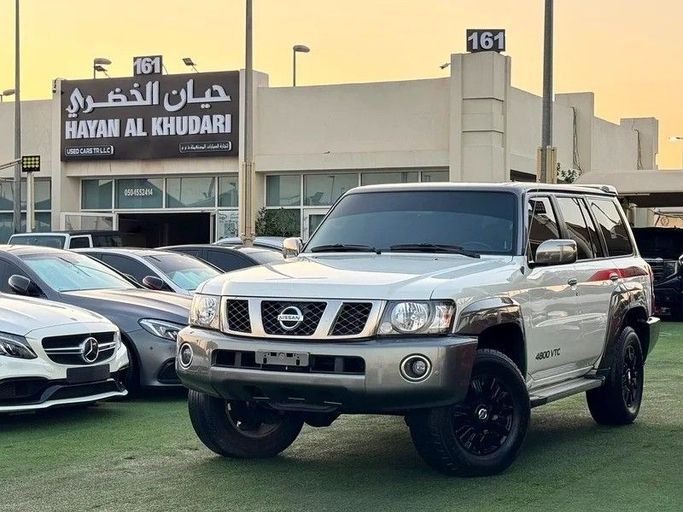Подержанный Nissan Patrol V (Y61) Рестайлинг, 4.8 л, 2019 в Шардже от Hayan Alkhudari Used Cars Белый цвет. GCC | AUTO.AE