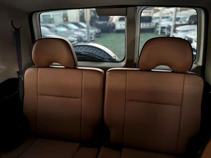 Подержанный Nissan Patrol V (Y61) Рестайлинг, 4.8 л, 2019 в Шардже от Hayan Alkhudari Used Cars Белый цвет. GCC | AUTO.AE