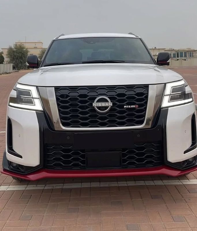 Подержанный Nissan Patrol VI (Y62) Рестайлинг 2, 5.6 л, 2022 в Шардже от Alfaris Used Cars Белый цвет. GCC | AUTO.AE
