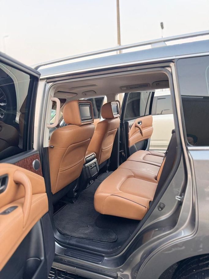 Used Nissan Patrol VI (Y62) Facelift, 4.0 l, 2017 in Sharjah by Al Ostoura Used Cars, Grey color. Other | AUTO.AE