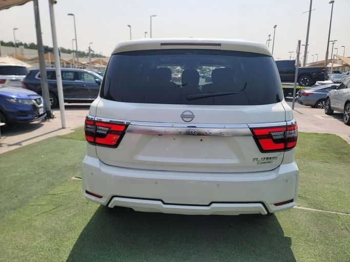 Подержанный Nissan Patrol VI (Y62) Рестайлинг 2, 5.6 л, 2020 в Шардже от Tabarak Used Cars Белый цвет. Американская | AUTO.AE