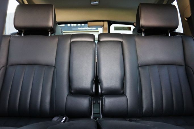 Подержанный Nissan Patrol V (Y61) Рестайлинг, 4.8 л, 2024 в Шардже от Dar Al Hay Used Cars Черный цвет. Other | AUTO.AE