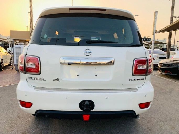 Used Nissan Patrol VI (Y62) Facelift, 5.6 l, 2016 in Sharjah by Titanium Used Cars, White color. GCC Specs | AUTO.AE