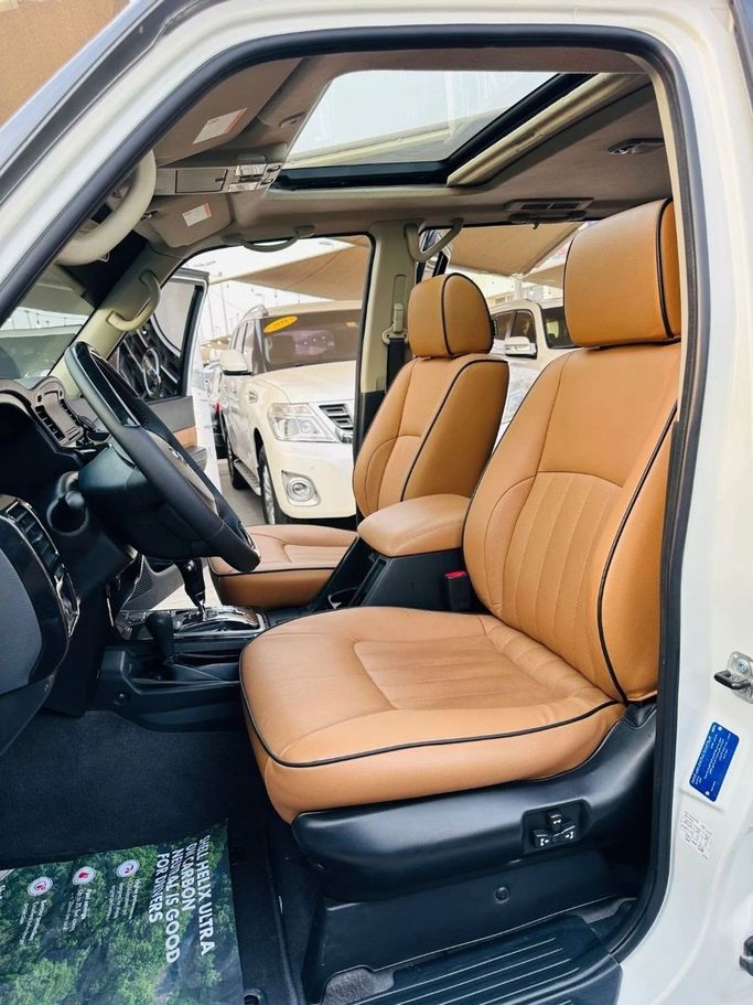 Подержанный Nissan Patrol V (Y61) Рестайлинг, 4.8 л, 2020 в Шардже от Titanium Used Cars Белый цвет. GCC | AUTO.AE