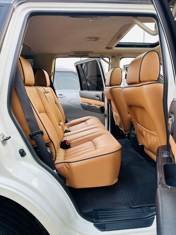 Подержанный Nissan Patrol V (Y61) Рестайлинг, 4.8 л, 2020 в Шардже от Titanium Used Cars Белый цвет. GCC | AUTO.AE