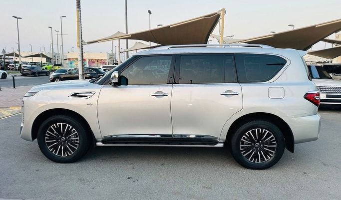 Used Nissan Patrol VI (Y62) Facelift 2, 5.6 l, 2024 in Sharjah by Titanium Used Cars, Silver color. GCC Specs | AUTO.AE